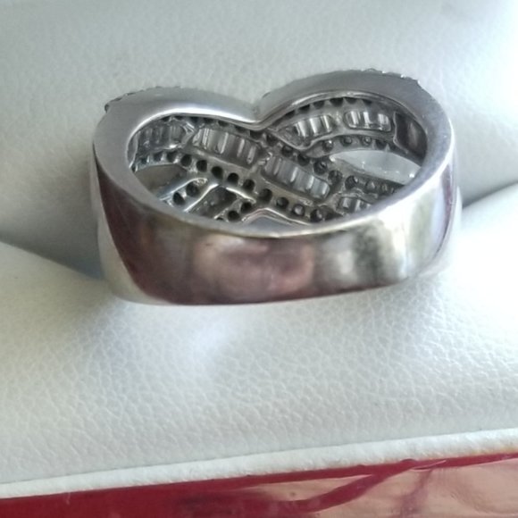 Signature Diamond Ring - Picture 8 of 8